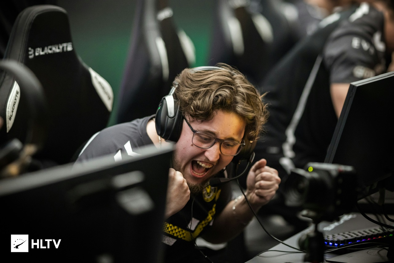 Cosplay狂欢：粉丝完美还原经典皮肤“咆哮”，互动热潮引爆二次元文化盛宴